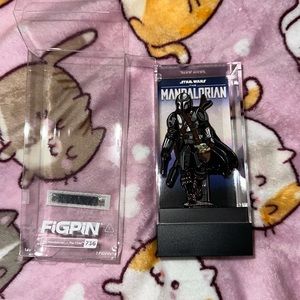 FiGPiN Classic: The Mandalorian - The Mandalorian with The Child #736